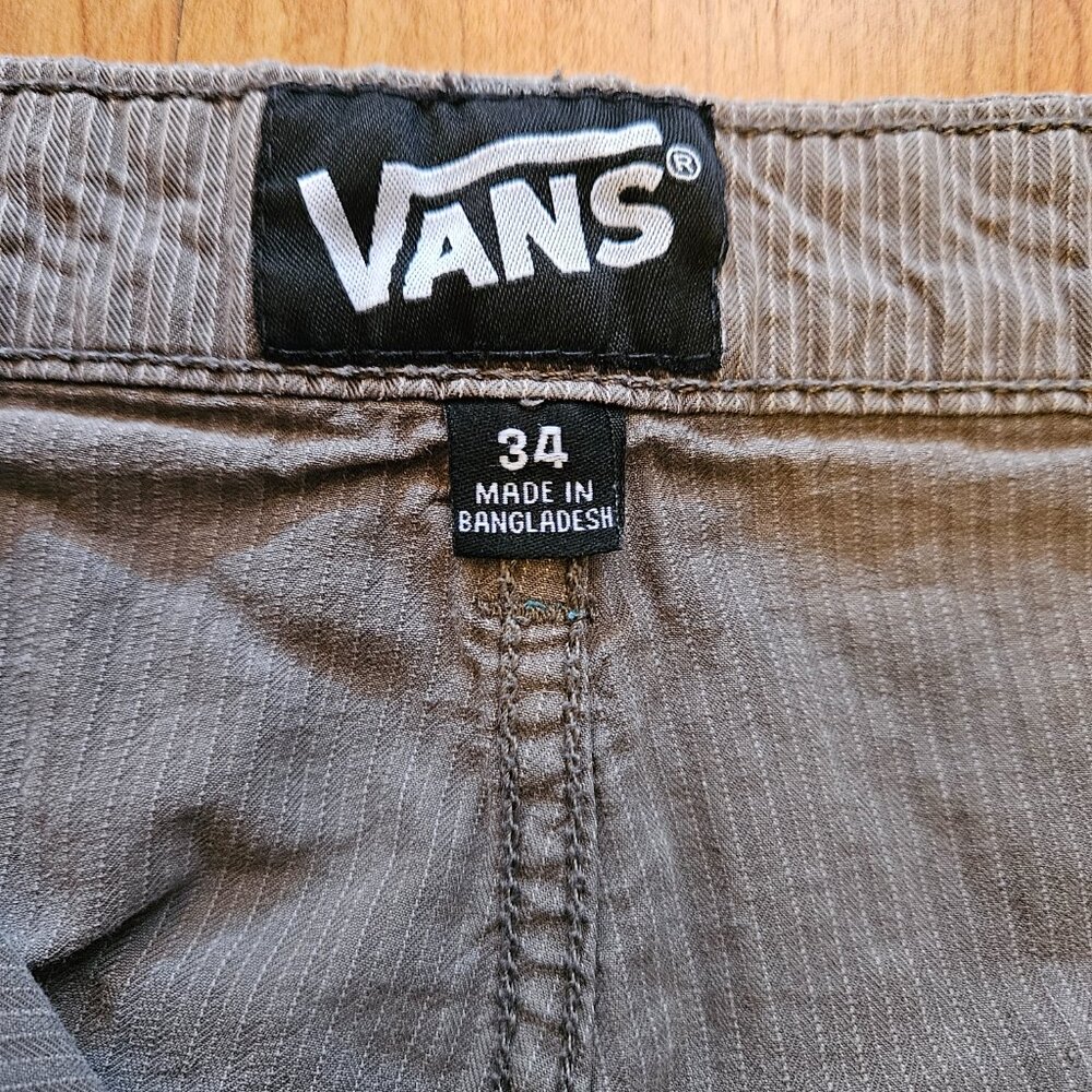 Vans brown striped cargo shorts - gently used size 34 - Picture 3 of 4